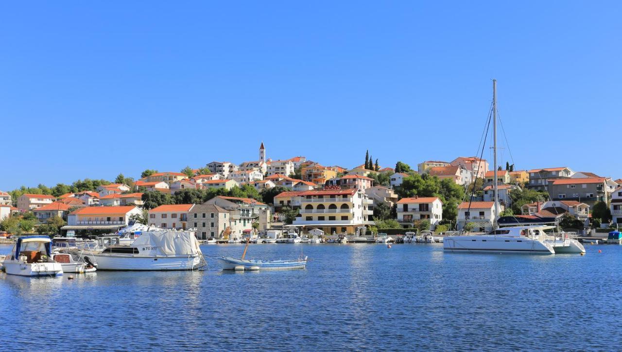 Apartments By The Sea Seget Vranjica, Trogir - 980 Exterior photo