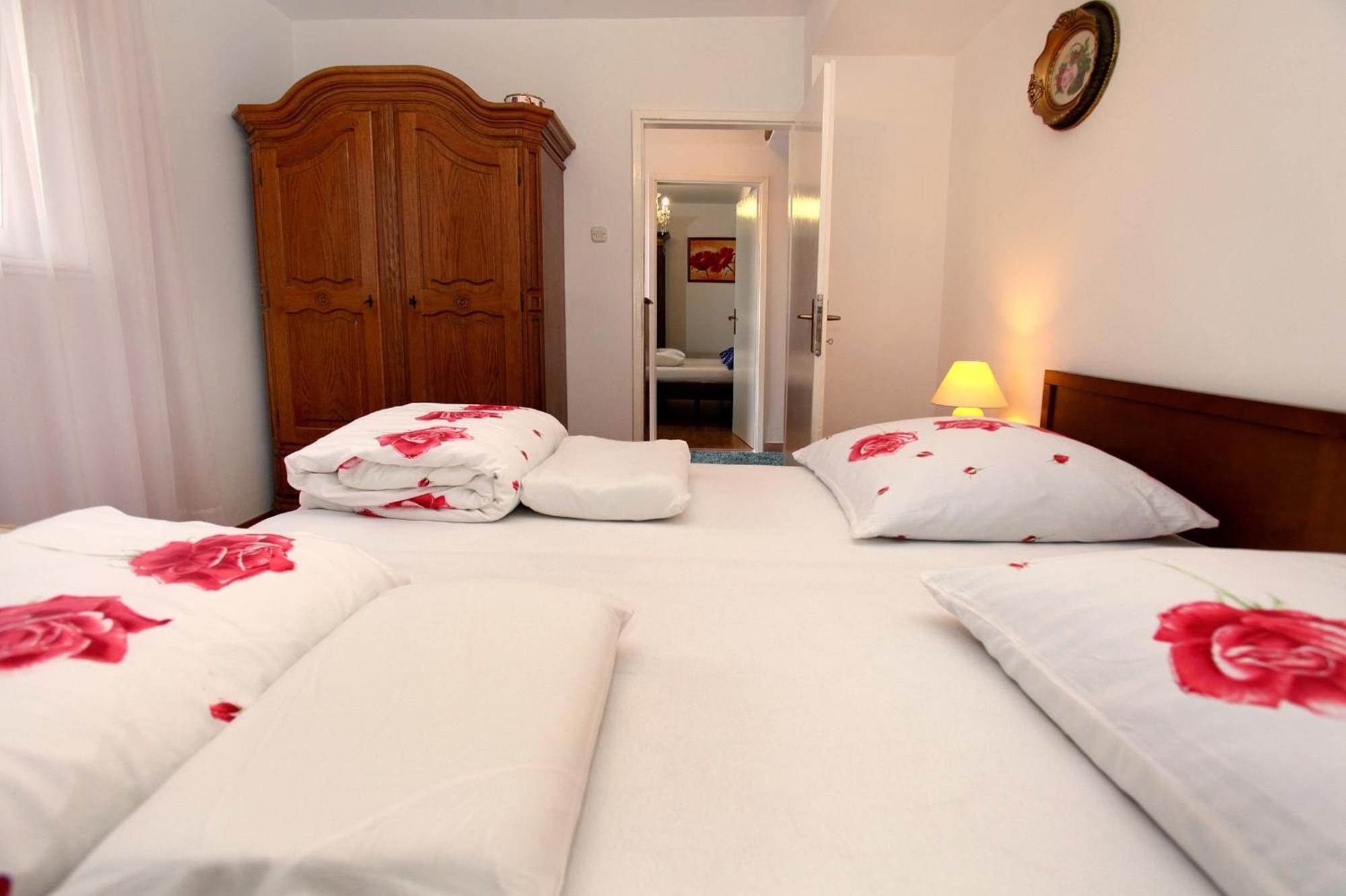 Apartments By The Sea Seget Vranjica, Trogir - 980 Room photo